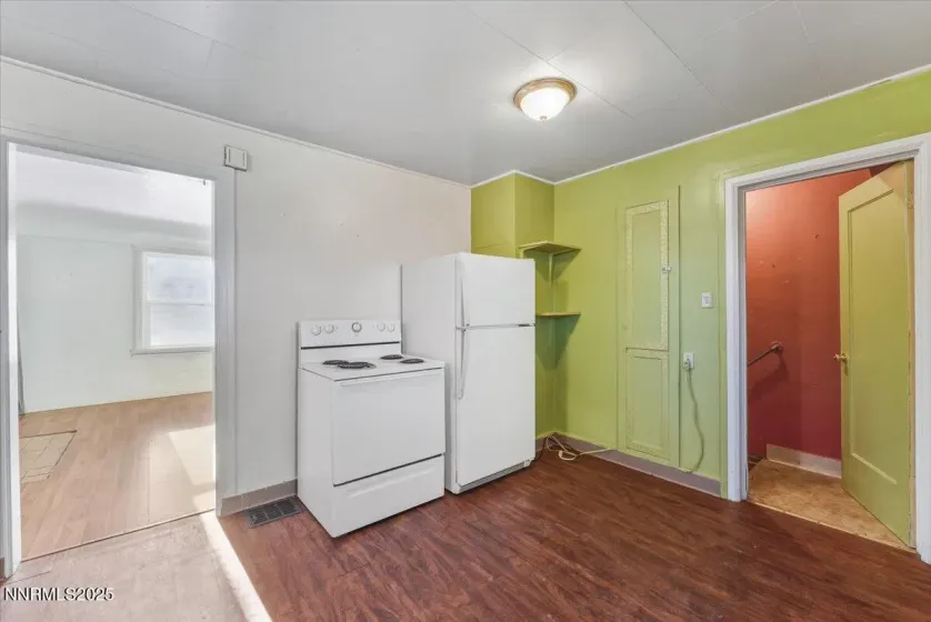 1140 The Strand, Reno, Nevada 89503, 2 Bedrooms Bedrooms, ,1 BathroomBathrooms,Residential,Residential,The Strand,250058905
