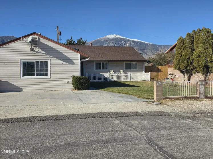 455 Connely, Hawthorne, Nevada 89415, 4 Bedrooms Bedrooms, ,2 BathroomsBathrooms,Residential,Residential,Connely,250058915