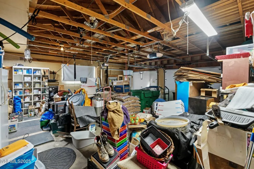 5595 Goldenrod, Reno, Nevada 89511, 5 Bedrooms Bedrooms, ,3 BathroomsBathrooms,Residential,Residential,Goldenrod,250058921