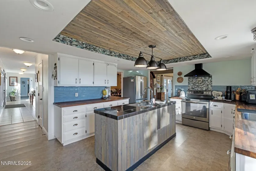 5595 Goldenrod, Reno, Nevada 89511, 5 Bedrooms Bedrooms, ,3 BathroomsBathrooms,Residential,Residential,Goldenrod,250058921