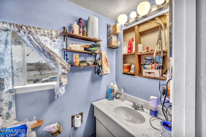 15533 Fisherman, Fallon, Nevada 89406, 9 Bedrooms Bedrooms, ,3 BathroomsBathrooms,Residential,Residential,Fisherman,250058922