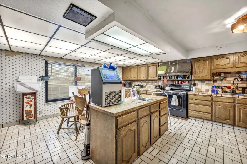 15533 Fisherman, Fallon, Nevada 89406, 9 Bedrooms Bedrooms, ,3 BathroomsBathrooms,Residential,Residential,Fisherman,250058922