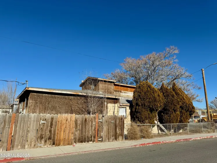 615 Grinnel Ave, Lovelock, Nevada 89419, 4 Bedrooms Bedrooms, ,3 BathroomsBathrooms,Residential,Residential,Grinnel Ave,250058924