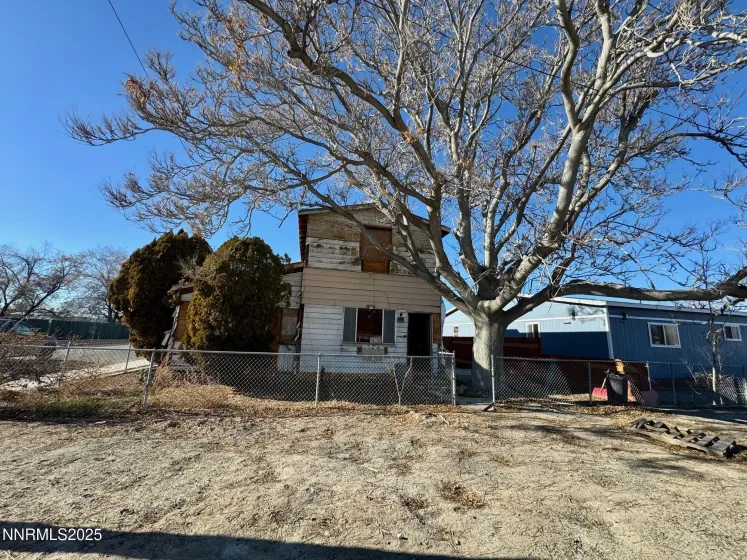 615 Grinnel Ave, Lovelock, Nevada 89419, 4 Bedrooms Bedrooms, ,3 BathroomsBathrooms,Residential,Residential,Grinnel Ave,250058924