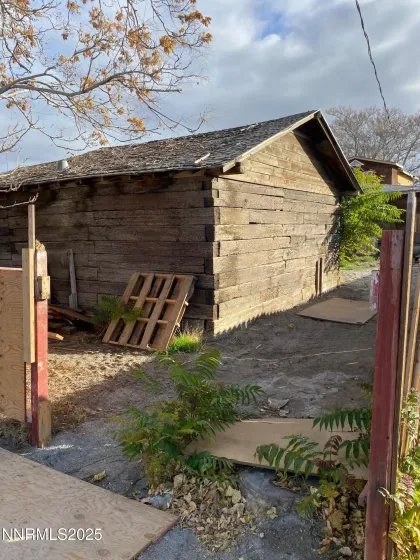 615 Grinnel Ave, Lovelock, Nevada 89419, 4 Bedrooms Bedrooms, ,3 BathroomsBathrooms,Residential,Residential,Grinnel Ave,250058924