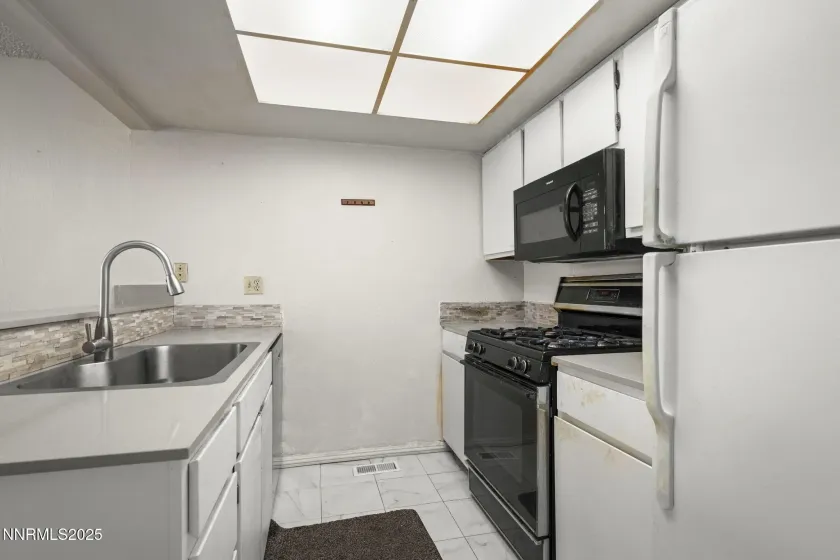 2371 Roundhouse, Sparks, Nevada 89431, 2 Bedrooms Bedrooms, ,1 BathroomBathrooms,Residential,Residential,Roundhouse,250058929