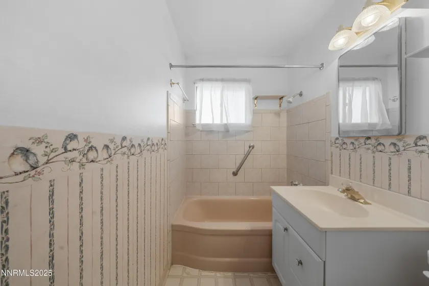 1945 4th, Sparks, Nevada 89431, 2 Bedrooms Bedrooms, ,1 BathroomBathrooms,Residential,Residential,4th,250058938