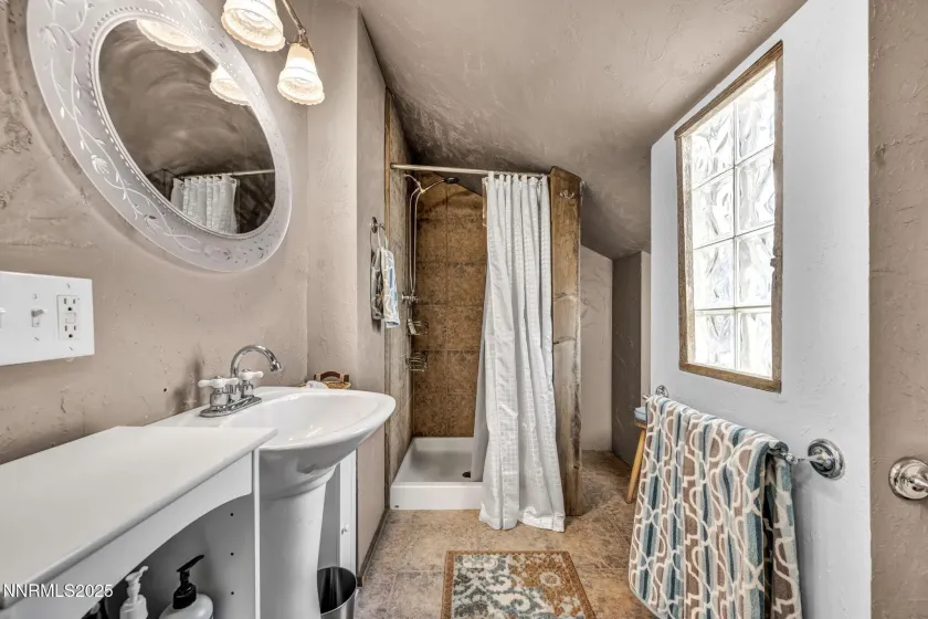 500 Highland, Reno, Nevada 89521, 3 Bedrooms Bedrooms, ,2 BathroomsBathrooms,Residential,Residential,Highland,250058943