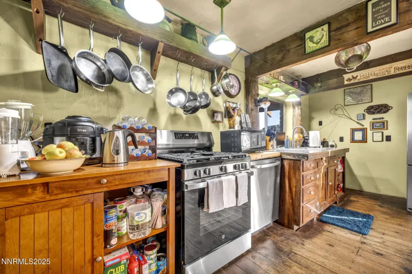 500 Highland, Reno, Nevada 89521, 3 Bedrooms Bedrooms, ,2 BathroomsBathrooms,Residential,Residential,Highland,250058943