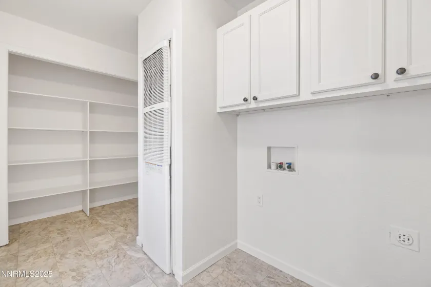 387 Rue De La Rouge, Sparks, Nevada 89434, 3 Bedrooms Bedrooms, ,2 BathroomsBathrooms,Residential,Residential,Rue De La Rouge,250058944