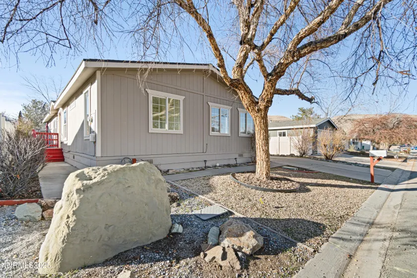 387 Rue De La Rouge, Sparks, Nevada 89434, 3 Bedrooms Bedrooms, ,2 BathroomsBathrooms,Residential,Residential,Rue De La Rouge,250058944