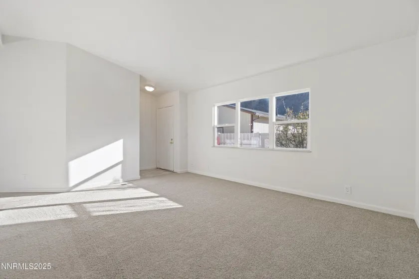 387 Rue De La Rouge, Sparks, Nevada 89434, 3 Bedrooms Bedrooms, ,2 BathroomsBathrooms,Residential,Residential,Rue De La Rouge,250058944