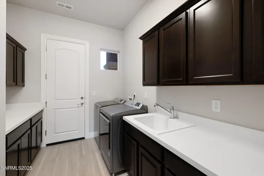 11161 Diamond Stream, Sparks, Nevada 89441, 5 Bedrooms Bedrooms, ,4 BathroomsBathrooms,Residential,Residential,Diamond Stream,250058949