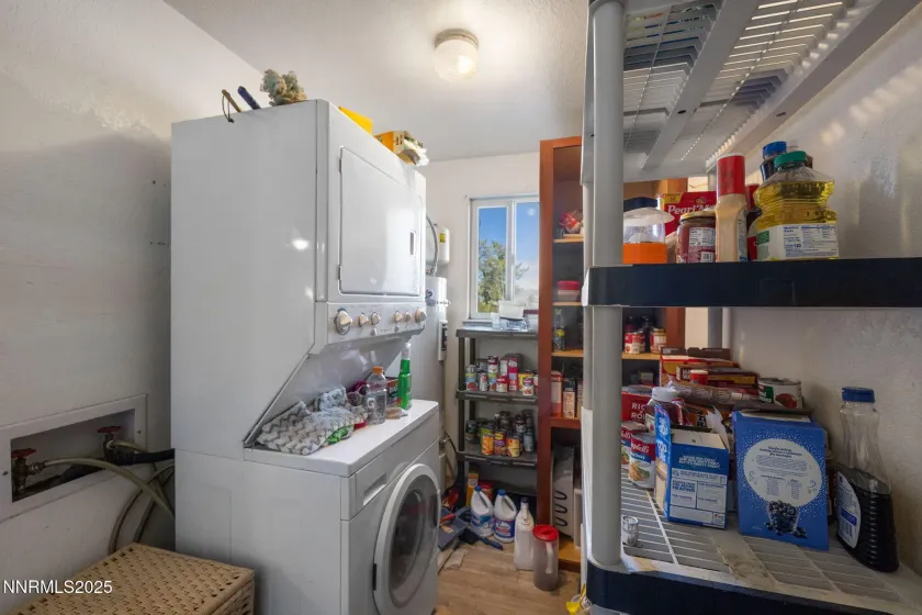 2265 Dakota, Reno, Nevada 89506, 4 Bedrooms Bedrooms, ,2 BathroomsBathrooms,Residential,Residential,Dakota,250058950