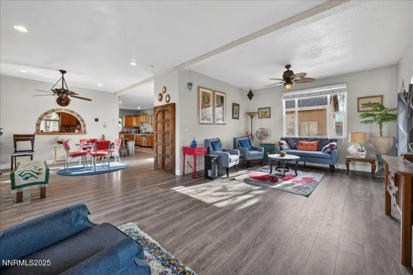 15290 Fawn, Reno, Nevada 89511, 3 Bedrooms Bedrooms, ,2 BathroomsBathrooms,Residential,Residential,Fawn,250058953