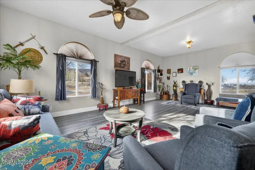 15290 Fawn, Reno, Nevada 89511, 3 Bedrooms Bedrooms, ,2 BathroomsBathrooms,Residential,Residential,Fawn,250058953