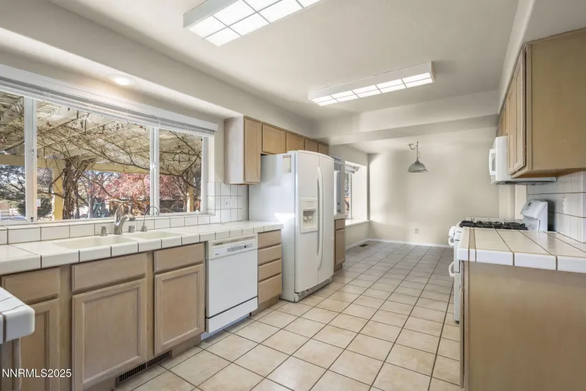 15 Carefree, Sparks, Nevada 89441, 4 Bedrooms Bedrooms, ,3 BathroomsBathrooms,Residential,Residential,Carefree,250058954