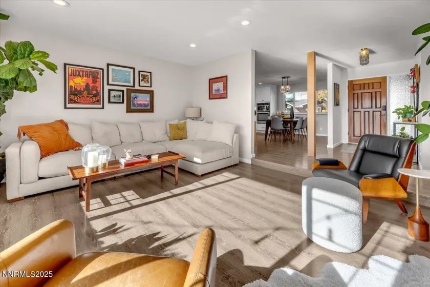 3880 Piccadilly, Reno, Nevada 89509, 3 Bedrooms Bedrooms, ,2 BathroomsBathrooms,Residential,Residential,Piccadilly,250058206