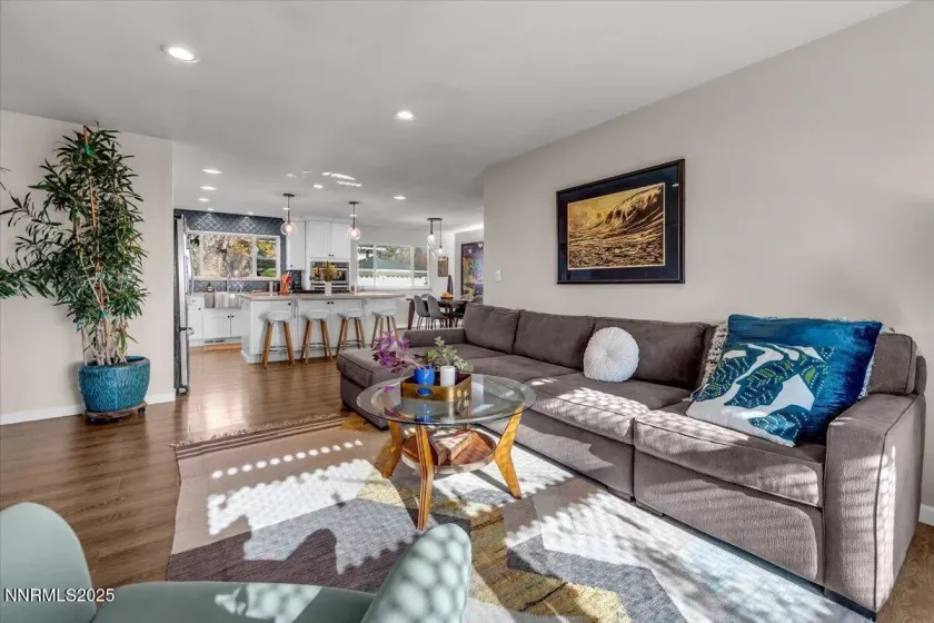 3880 Piccadilly, Reno, Nevada 89509, 3 Bedrooms Bedrooms, ,2 BathroomsBathrooms,Residential,Residential,Piccadilly,250058206