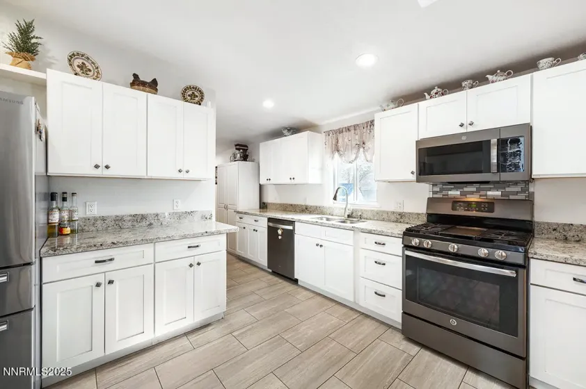 73 Rainbow, Dayton, Nevada 89403, 4 Bedrooms Bedrooms, ,2 BathroomsBathrooms,Residential,Residential,Rainbow,250058007