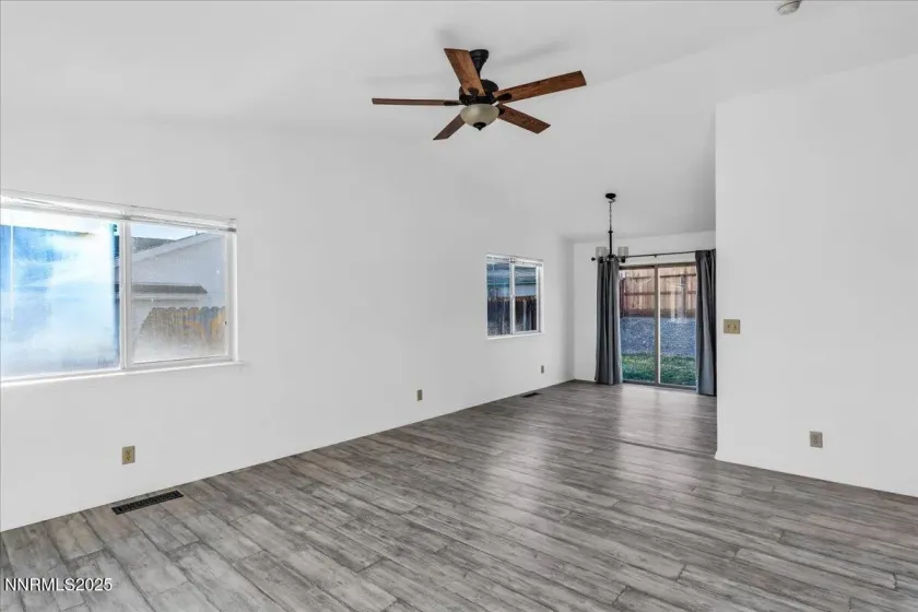 958 Ranchview, Carson City, Nevada 89705, 3 Bedrooms Bedrooms, ,2 BathroomsBathrooms,Residential,Residential,Ranchview,250058958