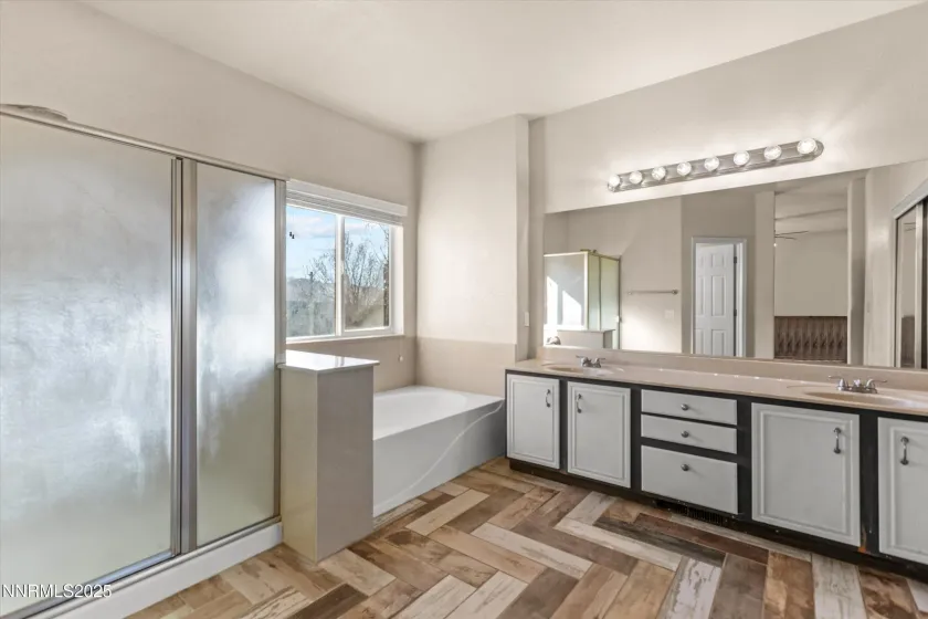 4010 Mount Jefferson, Reno, Nevada 89508, 4 Bedrooms Bedrooms, ,2 BathroomsBathrooms,Residential,Residential,Mount Jefferson,250058961