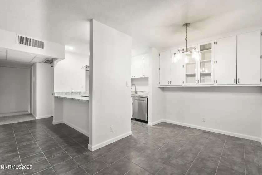 2955 Lakeside, Reno, Nevada 89509, 2 Bedrooms Bedrooms, ,2 BathroomsBathrooms,Residential,Residential,Lakeside,250058962