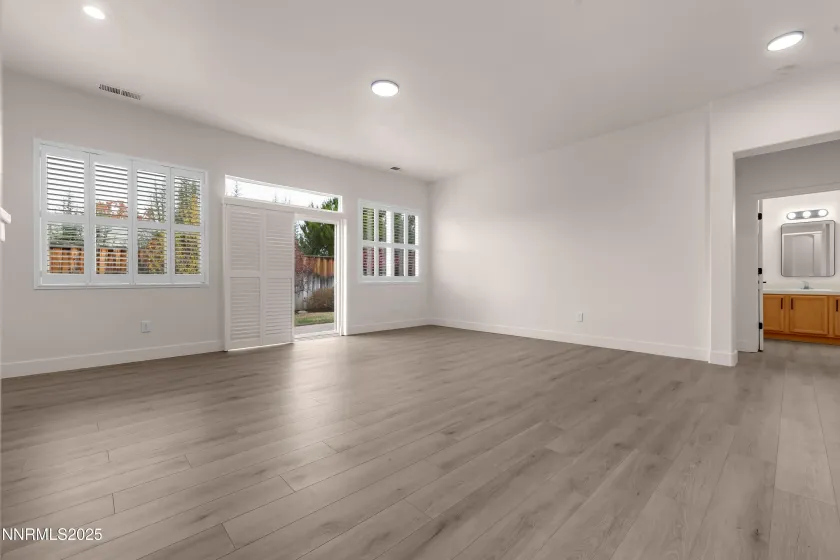 1651 Emerald Bay, Reno, Nevada 89521, 3 Bedrooms Bedrooms, ,2 BathroomsBathrooms,Residential,Residential,Emerald Bay,250057417