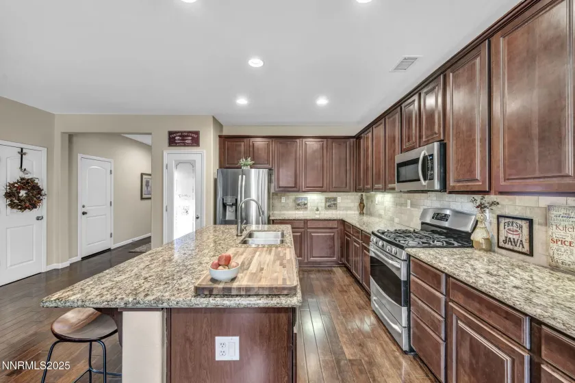 2010 Angel Ridge, Reno, Nevada 89521, 5 Bedrooms Bedrooms, ,3 BathroomsBathrooms,Residential,Residential,Angel Ridge,250057512