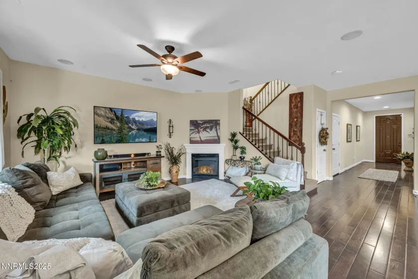 2010 Angel Ridge, Reno, Nevada 89521, 5 Bedrooms Bedrooms, ,3 BathroomsBathrooms,Residential,Residential,Angel Ridge,250057512