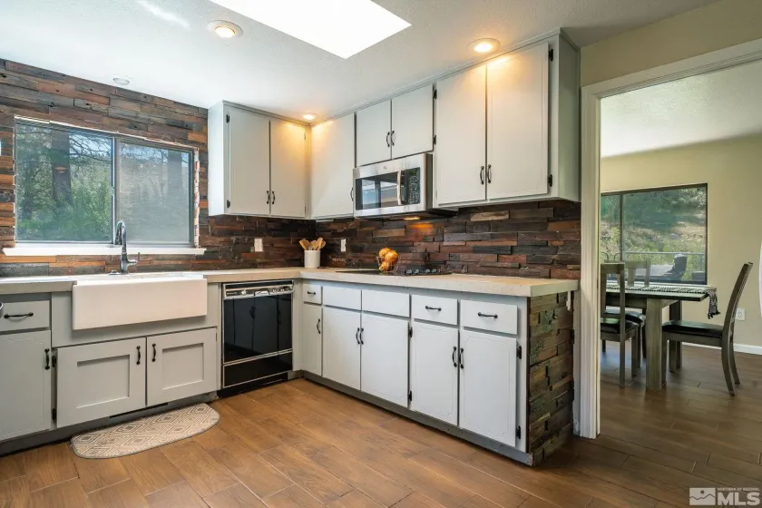 6995 Franktown, Washoe Valley, Nevada 89704, 6 Bedrooms Bedrooms, ,5 BathroomsBathrooms,Residential,Residential,Franktown,250006413