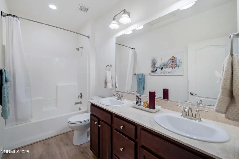 10260 Rollins, Reno, Nevada 89521, 3 Bedrooms Bedrooms, ,3 BathroomsBathrooms,Residential,Residential,Rollins,250058967