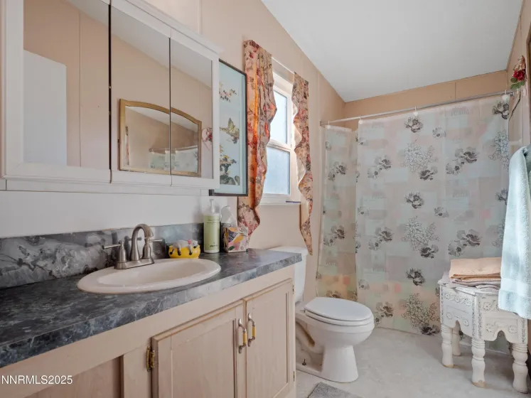 6 Agate Circle, Yerington, Nevada 89447, 3 Bedrooms Bedrooms, ,2 BathroomsBathrooms,Residential,Residential,Agate Circle,250058979