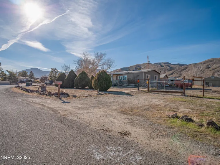 6 Agate Circle, Yerington, Nevada 89447, 3 Bedrooms Bedrooms, ,2 BathroomsBathrooms,Residential,Residential,Agate Circle,250058979