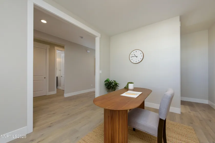 Front Office with en-suite Bathroom