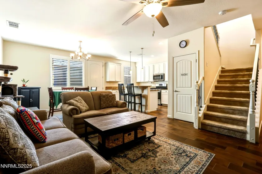 962 End, Carson City, Nevada 89701, 3 Bedrooms Bedrooms, ,3 BathroomsBathrooms,Residential,Residential,End,250058981