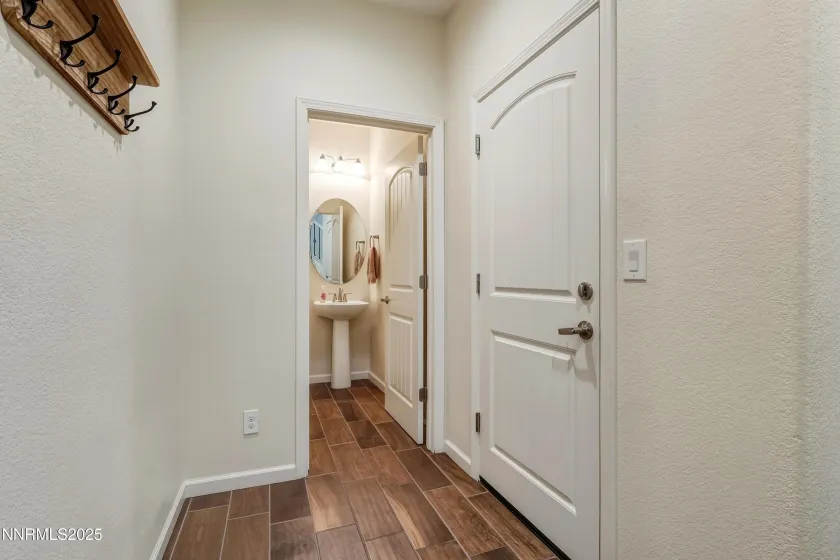 962 End, Carson City, Nevada 89701, 3 Bedrooms Bedrooms, ,3 BathroomsBathrooms,Residential,Residential,End,250058981