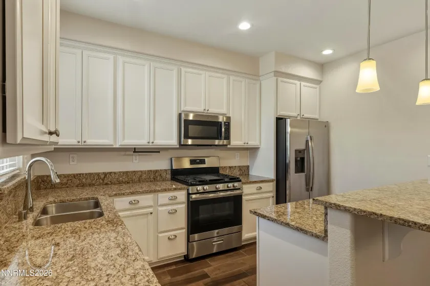 962 End, Carson City, Nevada 89701, 3 Bedrooms Bedrooms, ,3 BathroomsBathrooms,Residential,Residential,End,250058981