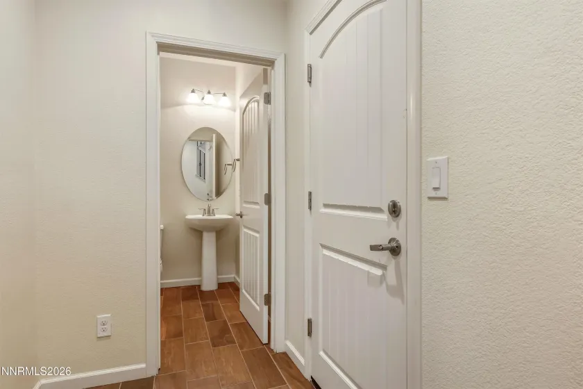 962 End, Carson City, Nevada 89701, 3 Bedrooms Bedrooms, ,3 BathroomsBathrooms,Residential,Residential,End,250058981