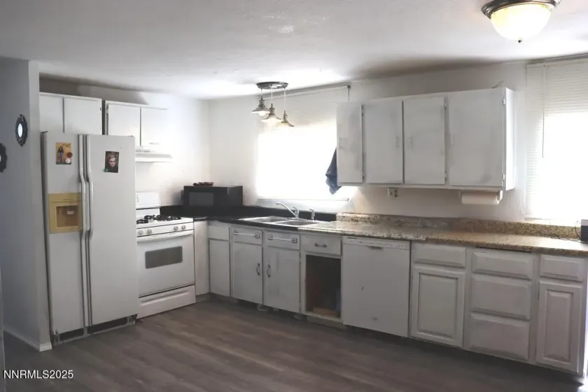 4050 Flintlock, Winnemucca, Nevada 89445, 3 Bedrooms Bedrooms, ,2 BathroomsBathrooms,Residential,Residential,Flintlock,250051089