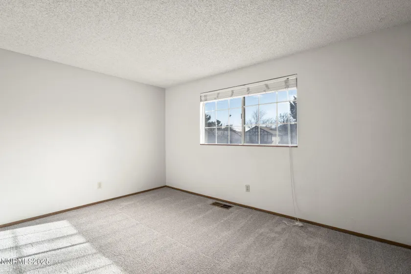 1675 Round Mountain, Sparks, Nevada 89434, 2 Bedrooms Bedrooms, ,3 BathroomsBathrooms,Residential,Residential,Round Mountain,250058984