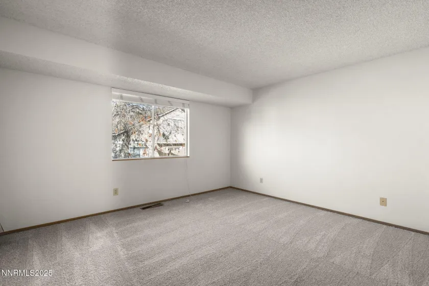 1675 Round Mountain, Sparks, Nevada 89434, 2 Bedrooms Bedrooms, ,3 BathroomsBathrooms,Residential,Residential,Round Mountain,250058984