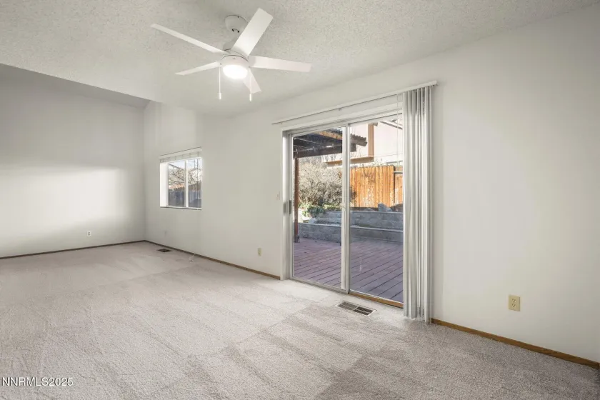 1675 Round Mountain, Sparks, Nevada 89434, 2 Bedrooms Bedrooms, ,3 BathroomsBathrooms,Residential,Residential,Round Mountain,250058984