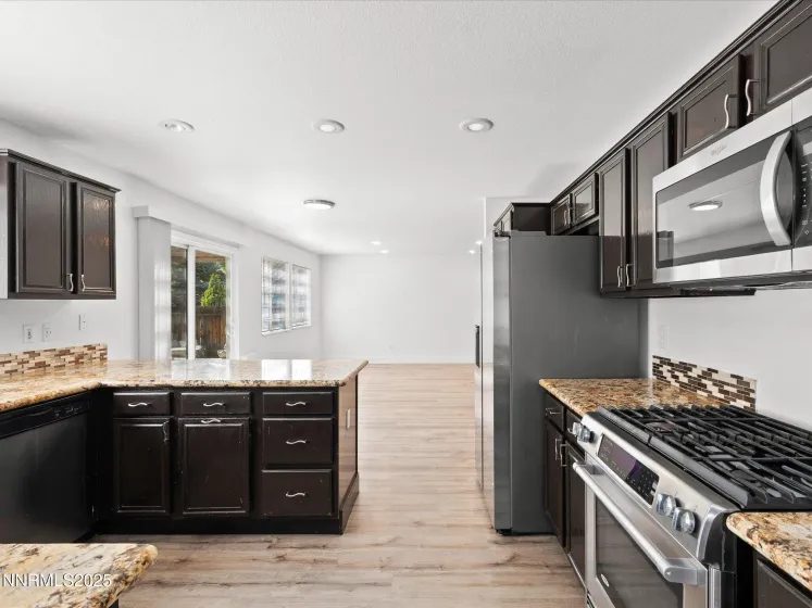 8040 Monterey Shores, Reno, Nevada 89506, 4 Bedrooms Bedrooms, ,3 BathroomsBathrooms,Residential Lease,Manufactured,Monterey Shores,250058986