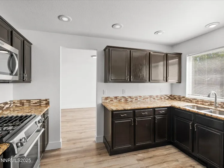 8040 Monterey Shores, Reno, Nevada 89506, 4 Bedrooms Bedrooms, ,3 BathroomsBathrooms,Residential Lease,Manufactured,Monterey Shores,250058986