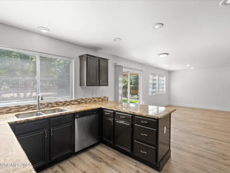 8040 Monterey Shores, Reno, Nevada 89506, 4 Bedrooms Bedrooms, ,3 BathroomsBathrooms,Residential Lease,Manufactured,Monterey Shores,250058986