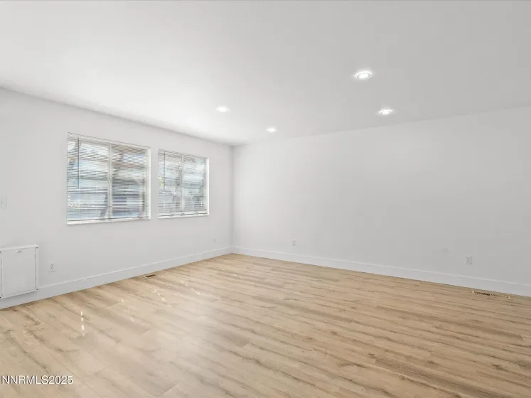 8040 Monterey Shores, Reno, Nevada 89506, 4 Bedrooms Bedrooms, ,3 BathroomsBathrooms,Residential Lease,Manufactured,Monterey Shores,250058986