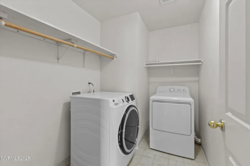 7067 Beethoven, Sun Valley, Nevada 89433, 3 Bedrooms Bedrooms, ,2 BathroomsBathrooms,Residential,Residential,Beethoven,250058989