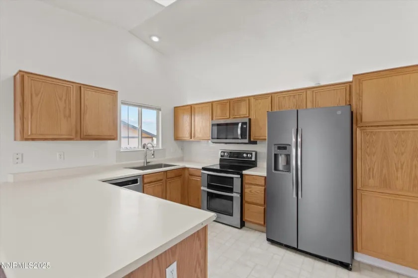 7067 Beethoven, Sun Valley, Nevada 89433, 3 Bedrooms Bedrooms, ,2 BathroomsBathrooms,Residential,Residential,Beethoven,250058989