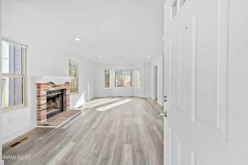 1290 Highgate, Sparks, Nevada 89434, 3 Bedrooms Bedrooms, ,3 BathroomsBathrooms,Residential,Residential,Highgate,250058991